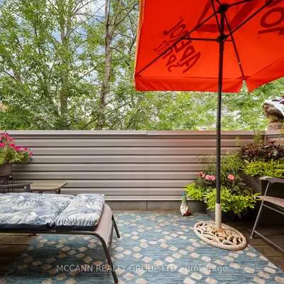 17,&nbsp;Sydenham, Regent Park, Toronto