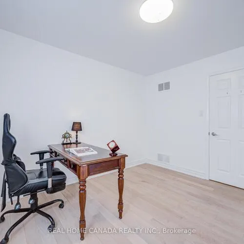 Premium freehold home for sale: 20, Saddletree, Bayview Woods-Steeles, Toronto