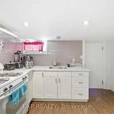 679,&nbsp;Ossington, Palmerston-Little Italy, Toronto