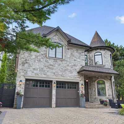 100,&nbsp;Munro, St. Andrew-Windfields, Toronto
