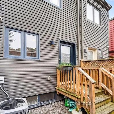 90,&nbsp;Mitchell, Niagara, Toronto