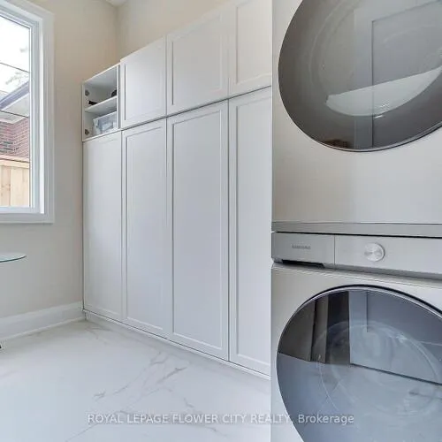 Premium freehold home for sale: 140, Hillmount, Englemount-Lawrence, Toronto