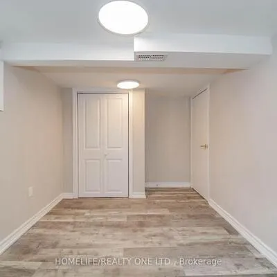 104,&nbsp;Benson, Wychwood, Toronto