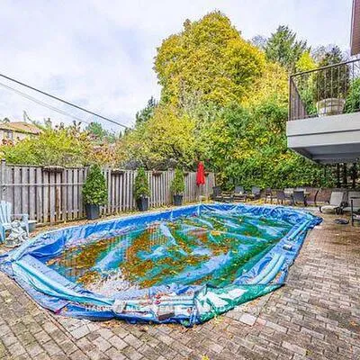 92,&nbsp;Prue, Englemount-Lawrence, Toronto
