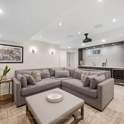 29,&nbsp;Maxwell, Yonge-Eglinton, Toronto