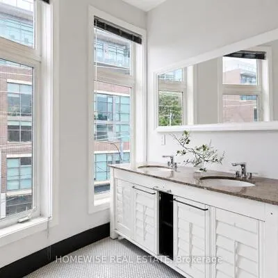 476,&nbsp;King, Moss Park, Toronto