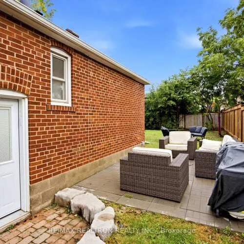Premium freehold home for sale: 149, Fairholme, Englemount-Lawrence, Toronto