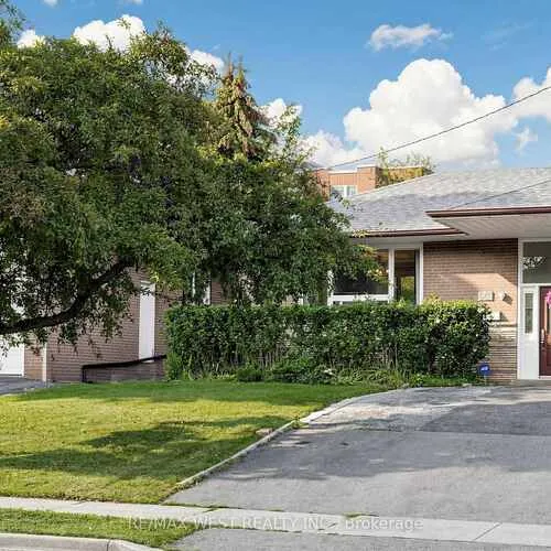 Premium freehold home for sale: 941, Willowdale, Newtonbrook East, Toronto