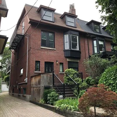 112,&nbsp;Albany, Annex, Toronto