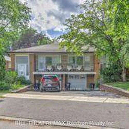 Premium freehold home for sale: 58, Reiber, Bayview Woods-Steeles, Toronto