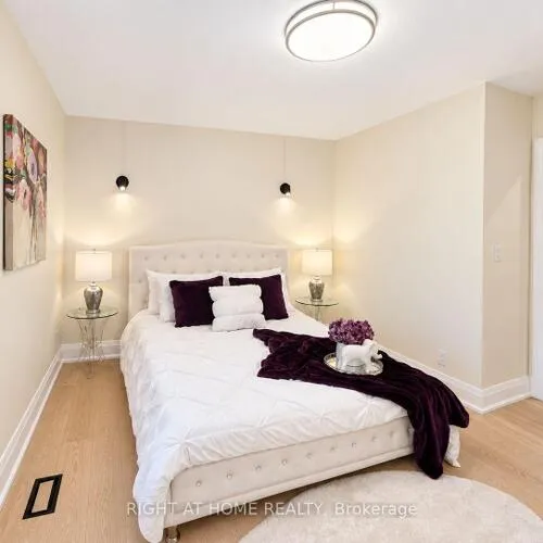 Premium freehold home for sale: 16, Ptarmigan, Parkwoods-Donalda, Toronto
