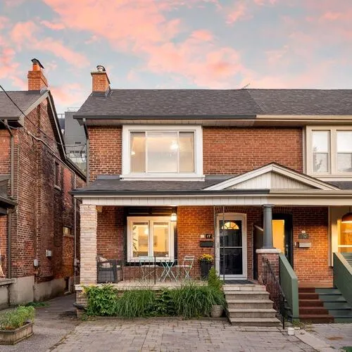 Premium freehold home for sale: 17, Barrie, Oakwood Village, Toronto