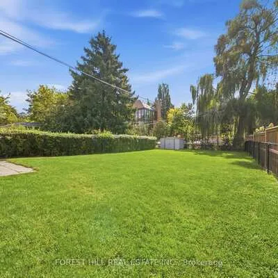 147,&nbsp;Viewmount, Englemount-Lawrence, Toronto