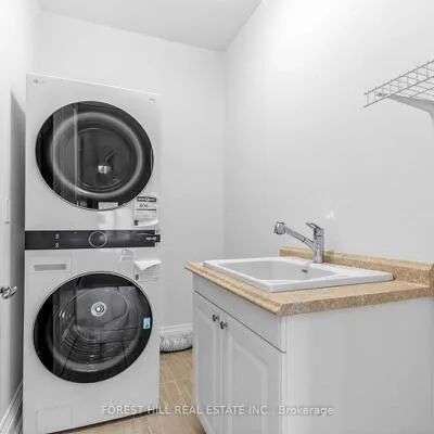 1B,&nbsp;Carluke, St. Andrew-Windfields, Toronto