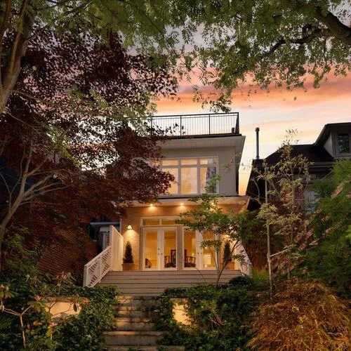 Premium freehold home for sale: 107, Roxborough, Annex, Toronto
