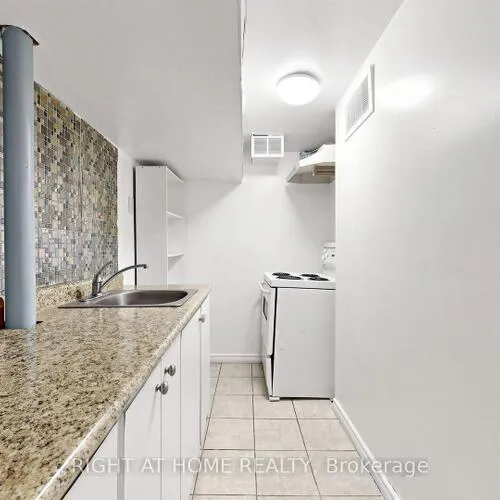 Premium freehold home for sale: 76, Fenside, Parkwoods-Donalda, Toronto