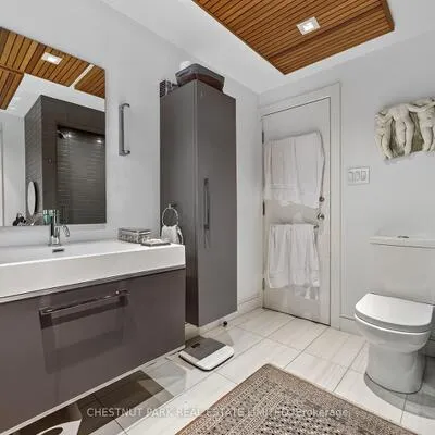 80,&nbsp;Wychwood, Wychwood, Toronto