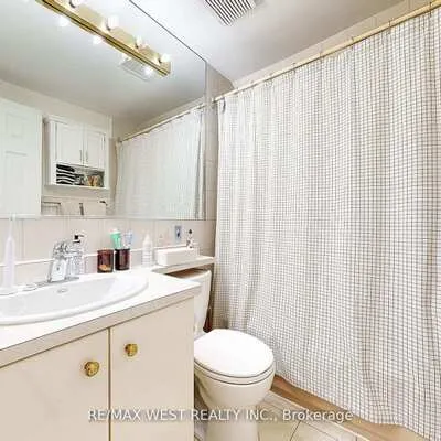 52,&nbsp;Heydon Park, Little Portugal, Toronto