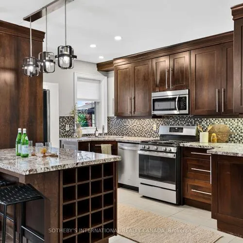 Premium freehold home for sale: 33, Beatrice, Trinity-Bellwoods, Toronto