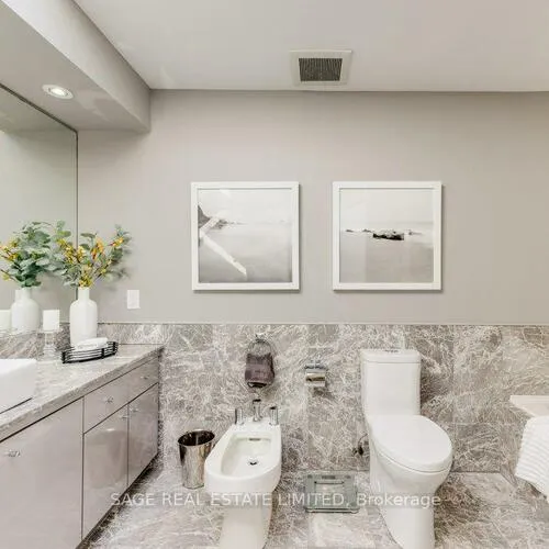 Premium freehold home for sale: 70, Heath, Rosedale-Moore Park, Toronto