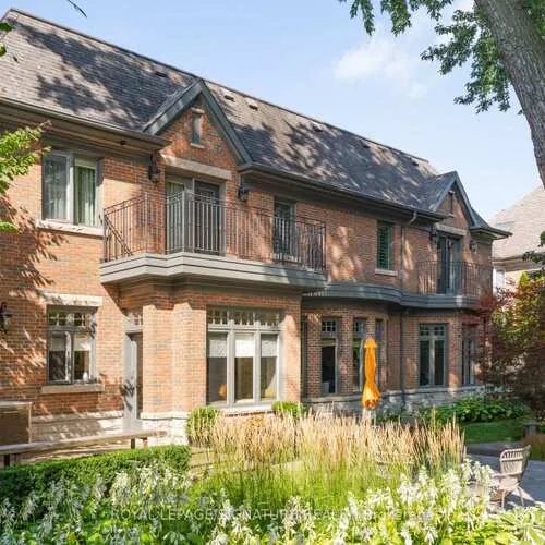 Premium freehold home for sale: 1, Oakley, St. Andrew-Windfields, Toronto