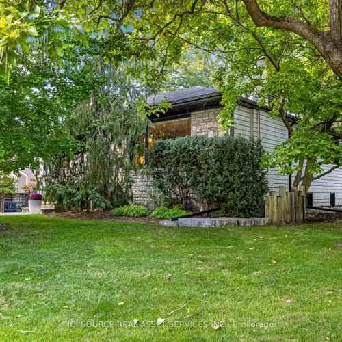 Premium freehold home for sale: 10, Red Oaks, Leaside, Toronto
