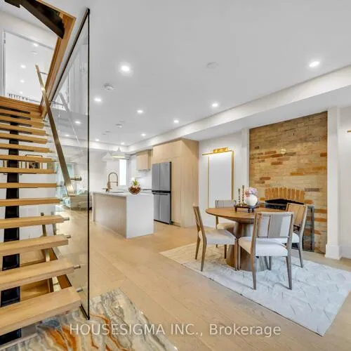 Premium freehold home for sale: 274, Roxton, Palmerston-Little Italy, Toronto