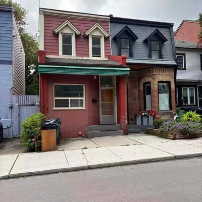 182,&nbsp;Boulton, South Riverdale, Toronto