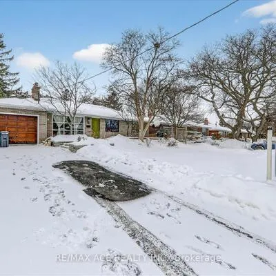 40,&nbsp;Brinloor, Scarborough Village, Toronto