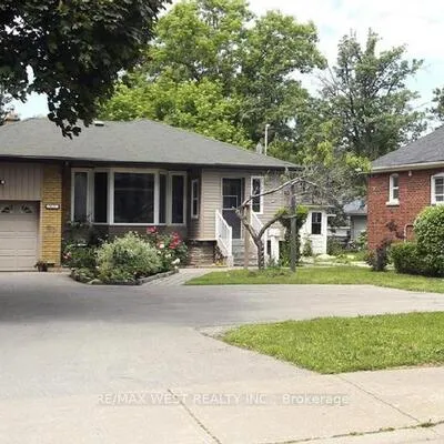 812,&nbsp;Kennedy, Ionview, Toronto