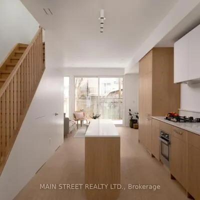 523,&nbsp;Craven, Greenwood-Coxwell, Toronto