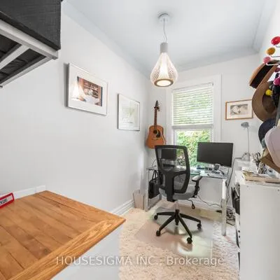 172,&nbsp;Ashdale, Greenwood-Coxwell, Toronto