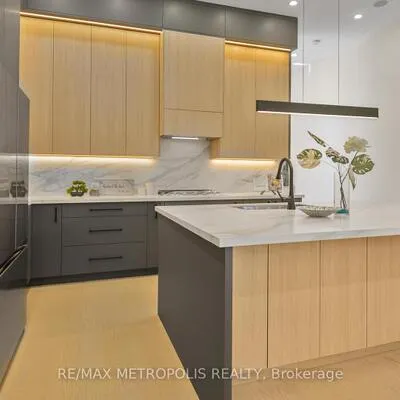 39,&nbsp;Kenworthy, Oakridge, Toronto