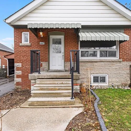 Premium freehold home for sale: 667, Pharmacy, Clairlea-Birchmount, Toronto