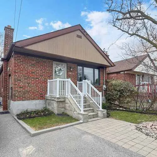 Premium freehold home for sale: 330, Kennedy, Birchcliffe-Cliffside, Toronto