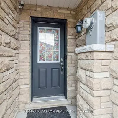 33,&nbsp;Pidgeon, Clairlea-Birchmount, Toronto