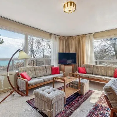 37,&nbsp;Sunnypoint, Cliffcrest, Toronto