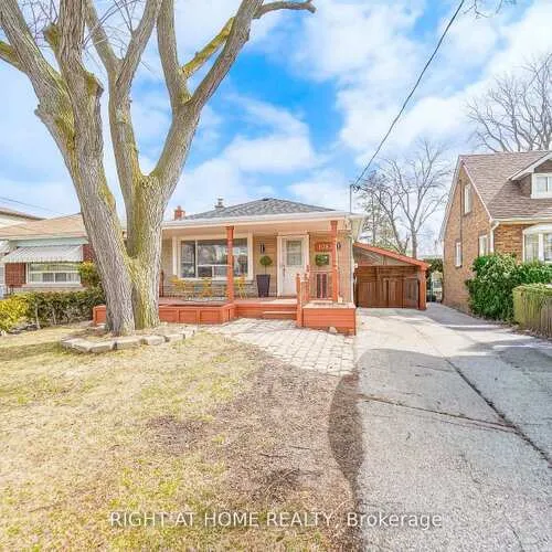 Premium freehold home for sale: 1083, Pharmacy, Wexford-Maryvale, Toronto
