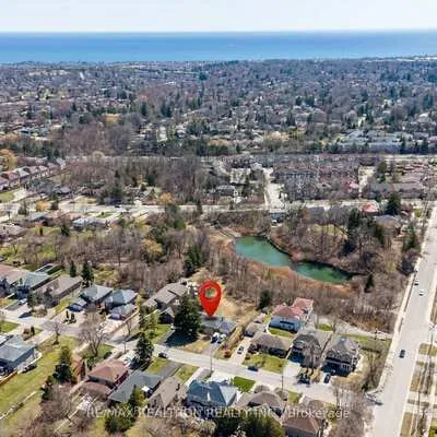 7,&nbsp;White, Highland Creek, Toronto