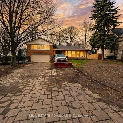 1,&nbsp;Lakehill, Cliffcrest, Toronto