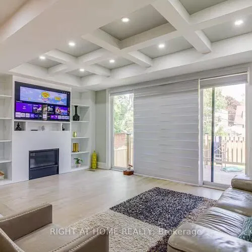 Premium freehold home for sale: 363B, PHARMACY AVE, Clairlea-Birchmount, Toronto