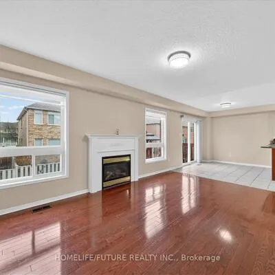 24,&nbsp;Turtledove, Rouge E11, Toronto