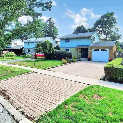 Premium freehold home for sale: 102, Botany Hill, Morningside, Toronto