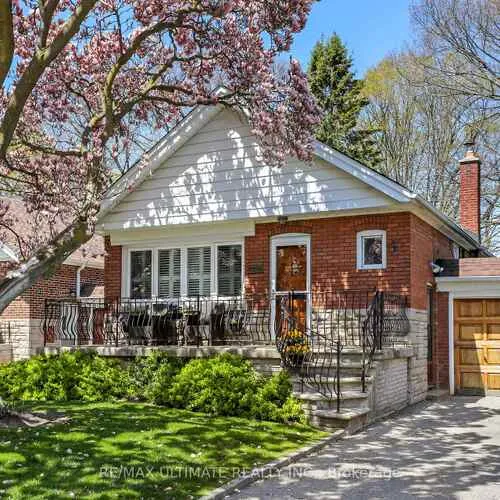Premium freehold home for sale: 220, Parkview Hill, O'Connor-Parkview, Toronto