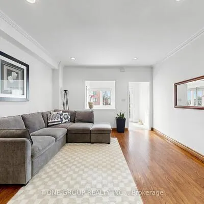 41,&nbsp;Madelaine, Oakridge, Toronto