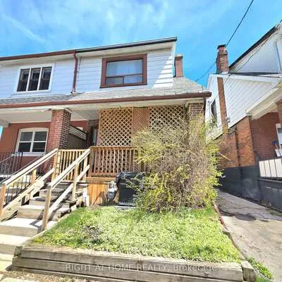 633,&nbsp;Greenwood, Blake-Jones, Toronto