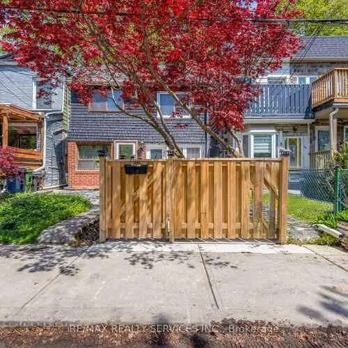Premium freehold home for sale: 827, Craven, Greenwood-Coxwell, Toronto