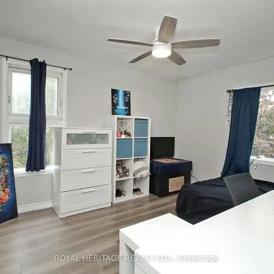4,&nbsp;Brantwood, Woburn, Toronto