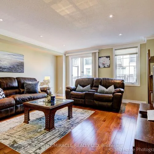 Premium freehold home for sale: 48, Strangford, Clairlea-Birchmount, Toronto