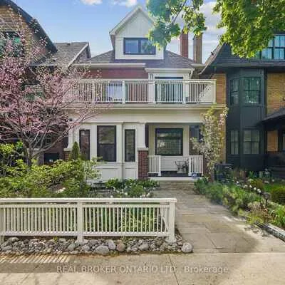 20,&nbsp;Brookmount, The Beaches, Toronto